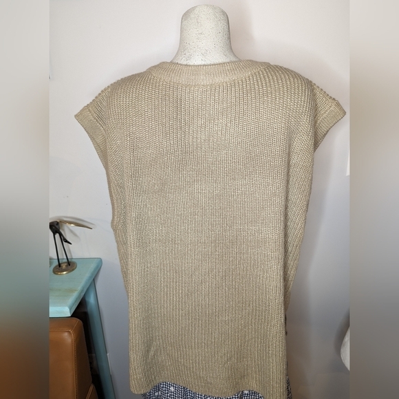 Sweater vest bundle, new with tags includes XL & XXL in gray & taupe - Picture 11 of 15